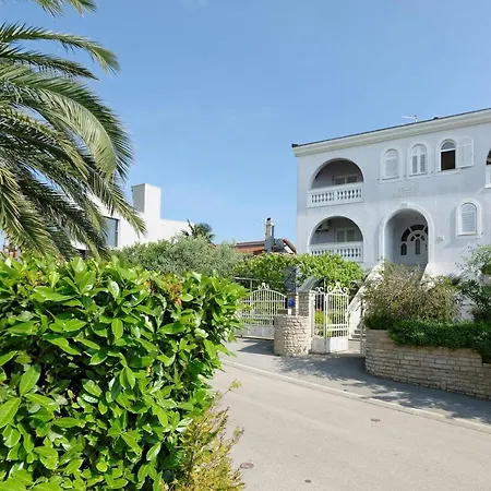 Guest house Apartments Udovicic Hh