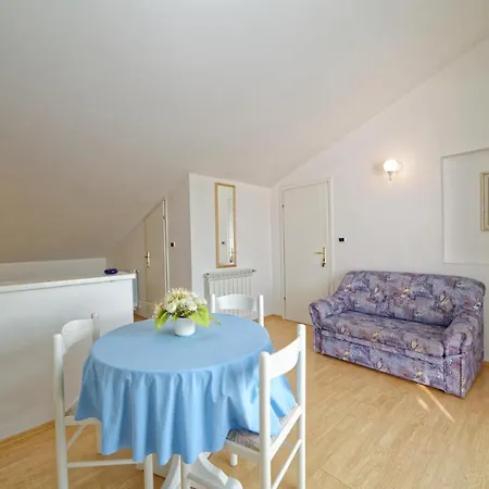 Apartments Udovicic Hh Guest house Pjescana Uvala