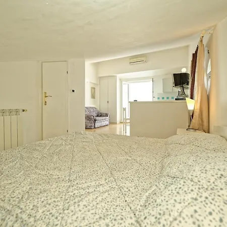 Guest house Apartments Udovicic Hh