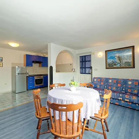 Apartments Udovicic Hh Guest house Medulin