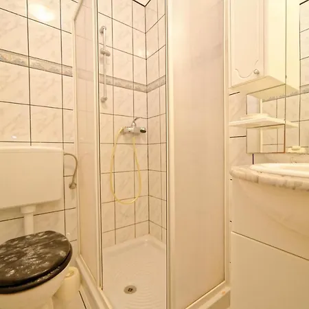 Apartments Udovicic Hh Guest house Pjescana Uvala