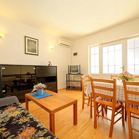 Apartments Udovicic Hh 3* Pjescana Uvala